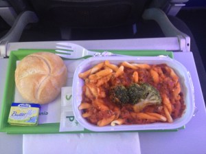 Germania Lunch: Pasta in Tomato Sauce with Broccoli, Roll, Butter