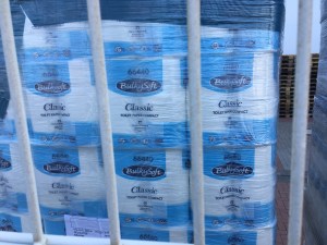 Manchmal banal: 15 Paletten Klopapier