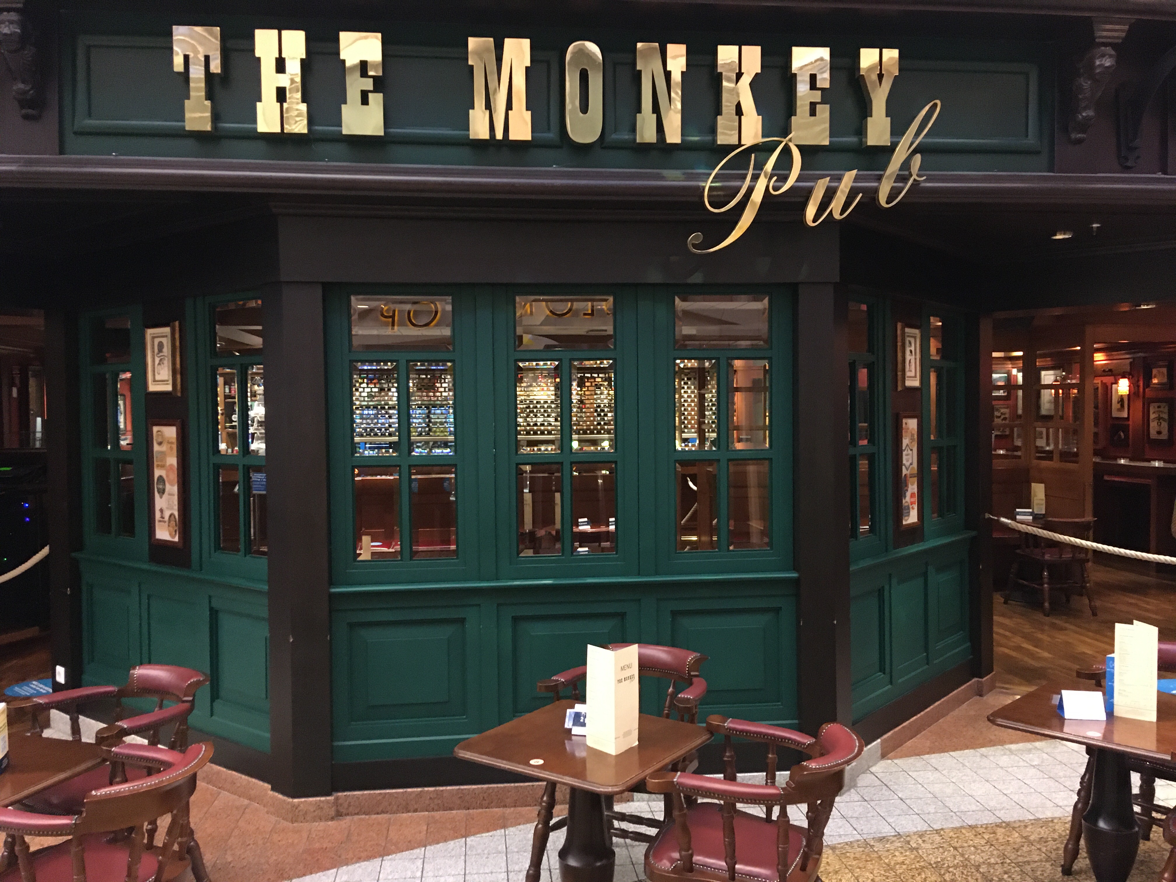 Ferry cruise Kiel - Oslo Color Magic promenade