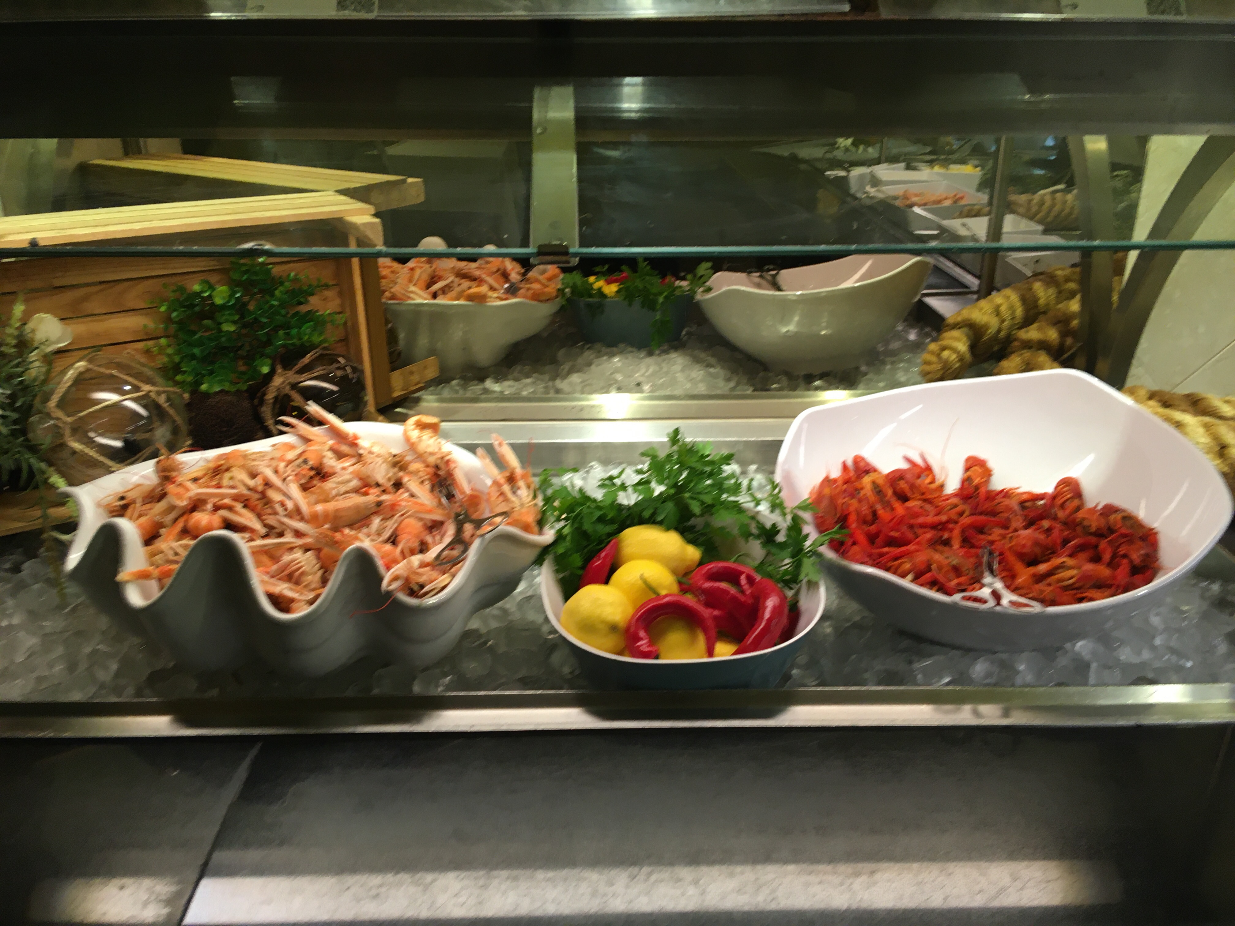 Ferry cruise Kiel - Oslo Dinner Grand Buffet restaurant