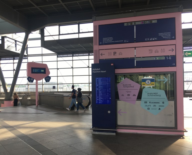 Flixtrain plattforms Berlin Südkreuz station