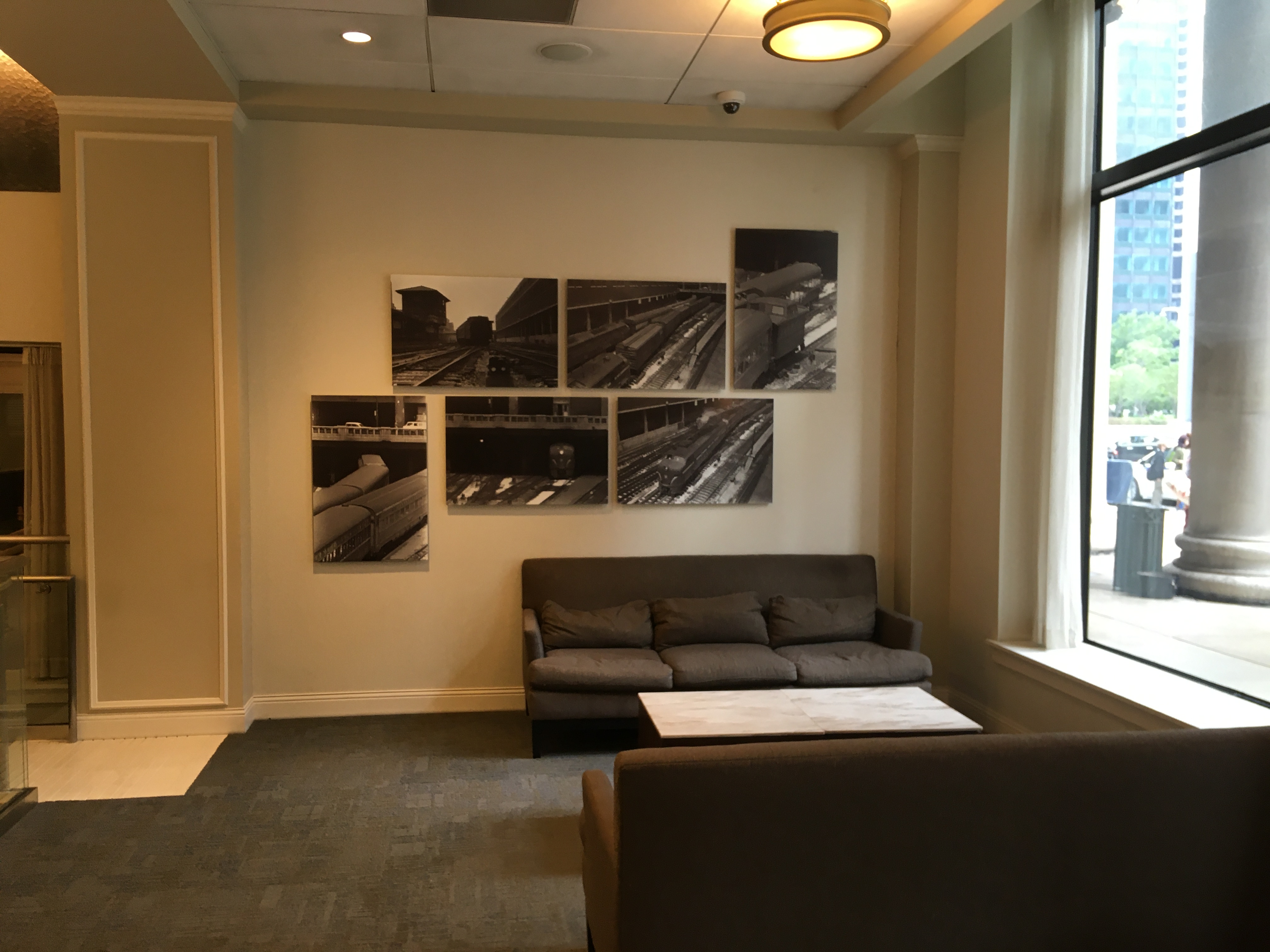 Amtrak Metropolitan Lounge Chicago Union Station