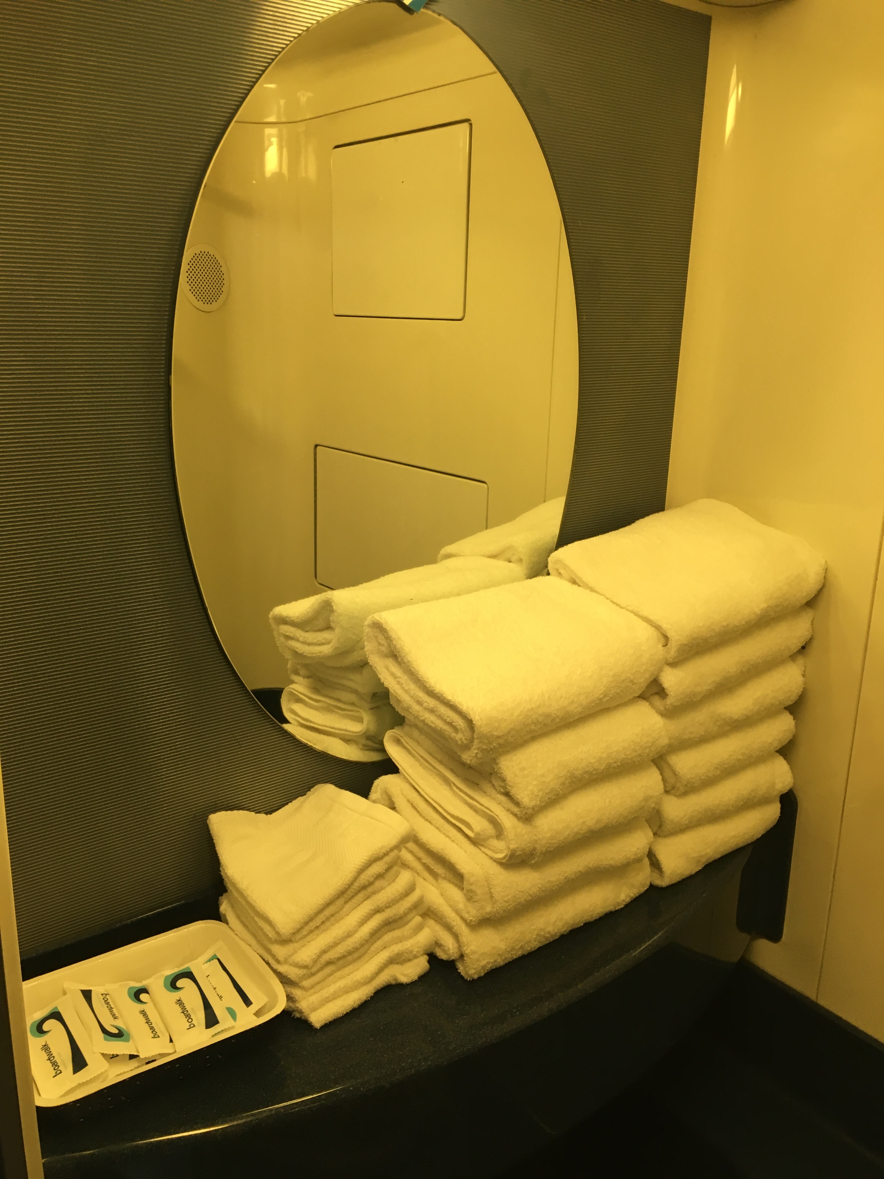 Amtrak California Zephyr Chicago to San Francisco Coffee Station