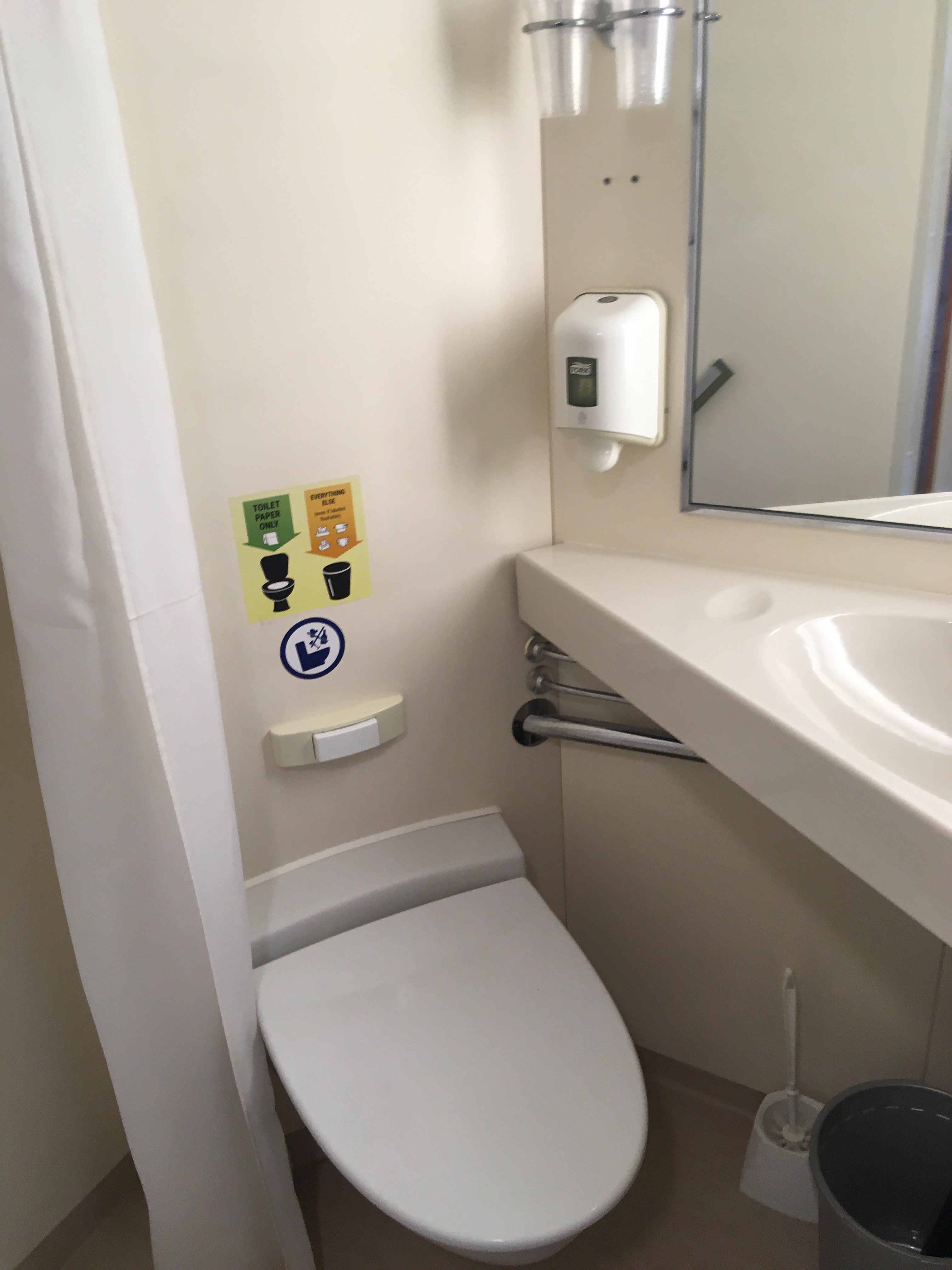 2-berth outboard cabin cruise ferry M/V Romantika