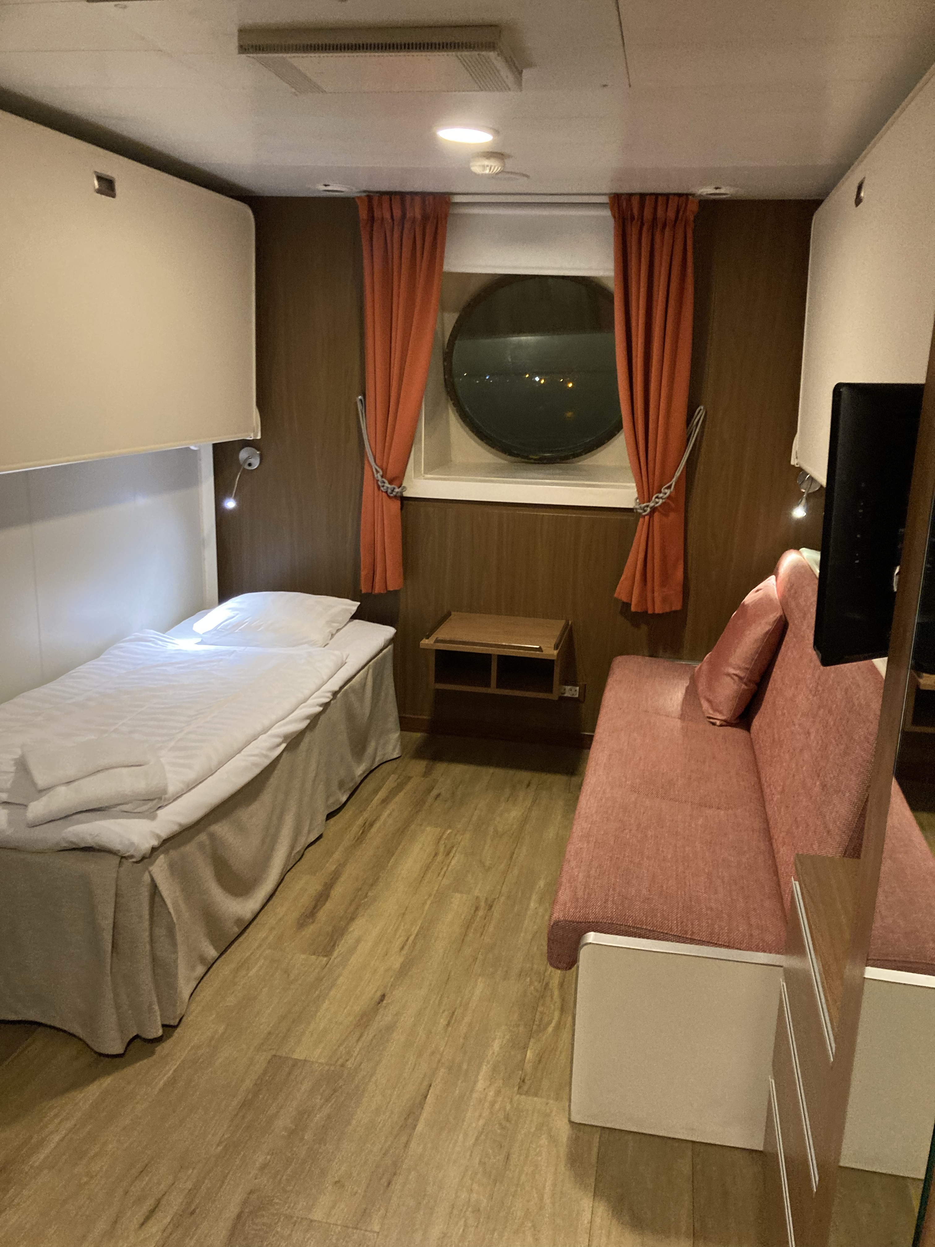 Ferry Finnstar 4-berth outboard cabin