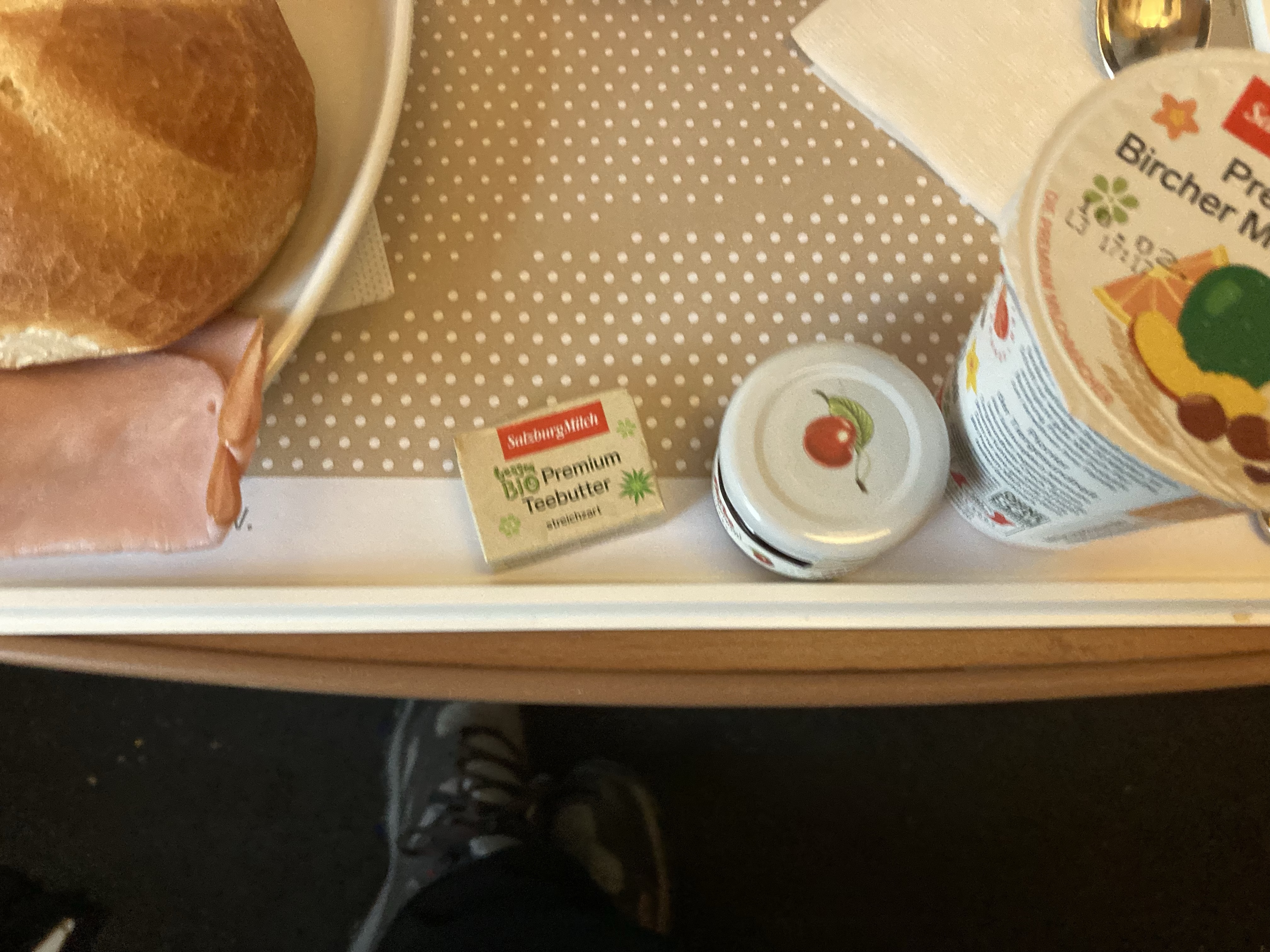 NJ 408 2nd class sleeper breakfast